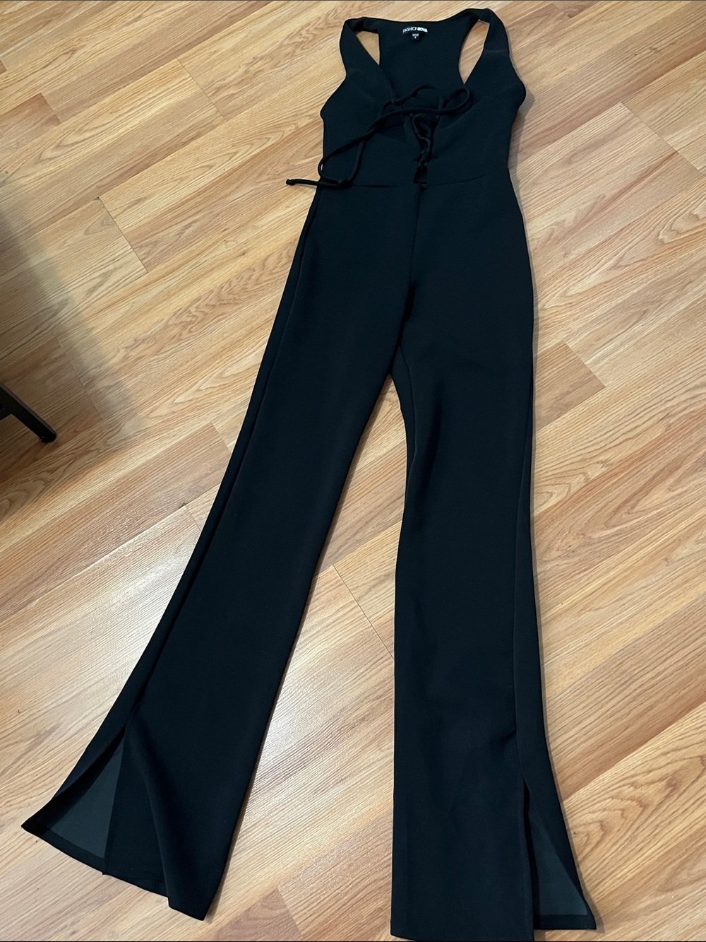 Fashion Nova Black Sleeveless V-Neck Tie-Waist Jumpsuit with Front Slits